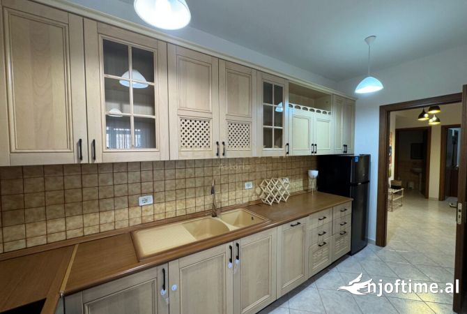 Shtepi me qera 2+1 ne Tirane - 750 Euro
