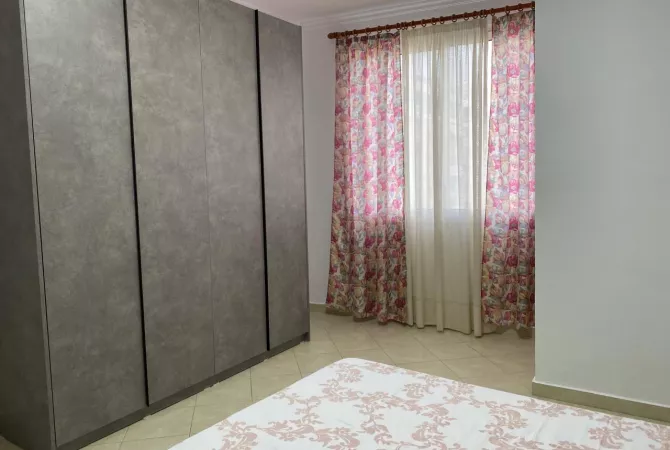 Shtepi me qera Apartament ne Tirane, 1+1, Mobilimi E mobiluar, Pagesa 500  Euro.