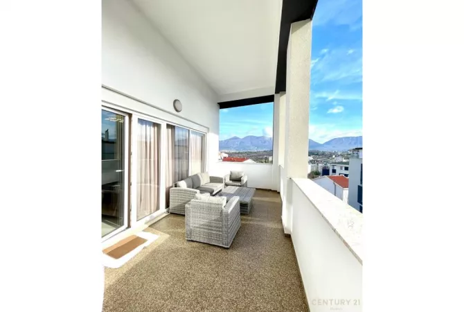 Shtepi me qera 3+1 ne Tirane - 1,300 Euro