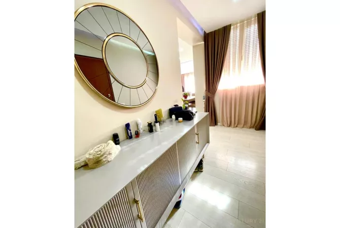 Shtepi me qera Apartament ne Tirane, 3+1, Mobilimi E mobiluar, Pagesa 1,300  Euro.