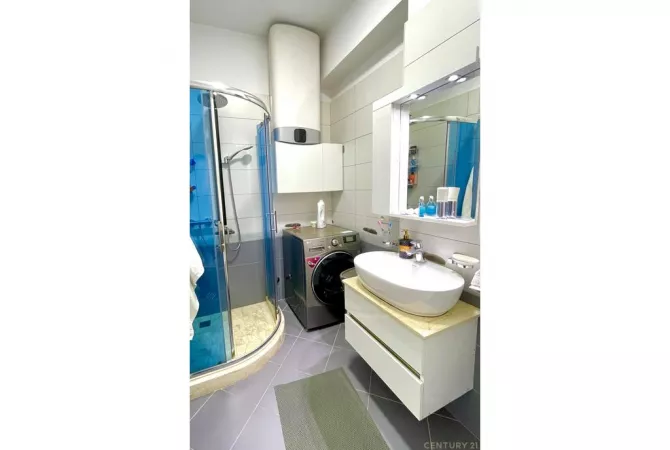 Shtepi me qera Apartament ne Tirane, 3+1, Mobilimi E mobiluar, Pagesa 1,300  Euro.