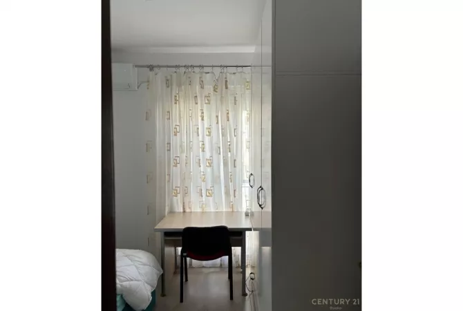 Shtepi me qera Apartament ne Tirane, 3+1, Mobilimi E mobiluar, Pagesa 800  Euro.