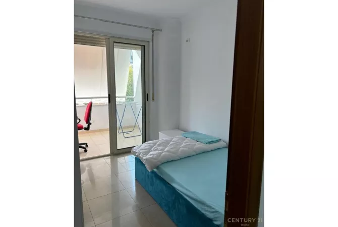 Shtepi me qera Apartament ne Tirane, 3+1, Mobilimi E mobiluar, Pagesa 800  Euro.