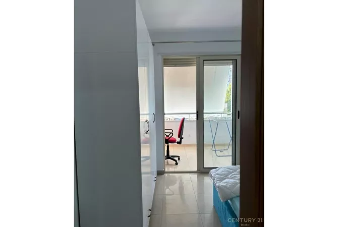 Shtepi me qera Apartament ne Tirane, 3+1, Mobilimi E mobiluar, Pagesa 800  Euro.