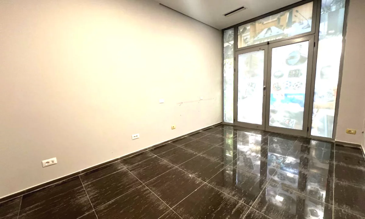 Qera, Ambient Biznesi, Zogu i Zi.