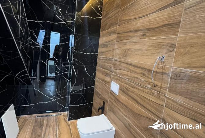 Shtepi me qera Apartament ne Tirane, 2+1, Mobilimi E mobiluar, Pagesa 600  Euro.