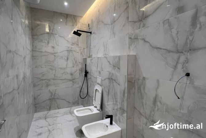 Shtepi me qera Apartament ne Tirane, 2+1, Mobilimi E mobiluar, Pagesa 600  Euro.