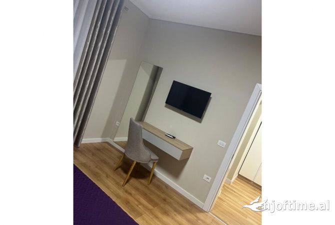 Shtepi me qera Apartament ne Tirane, 2+1, Mobilimi E mobiluar, Pagesa 700  Euro.