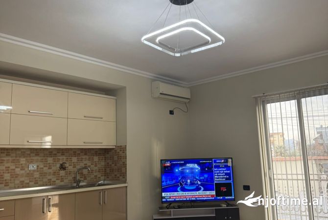 Shtepi me qera Apartament ne Tirane, 1+1, Mobilimi E mobiluar, Pagesa 450  Euro.