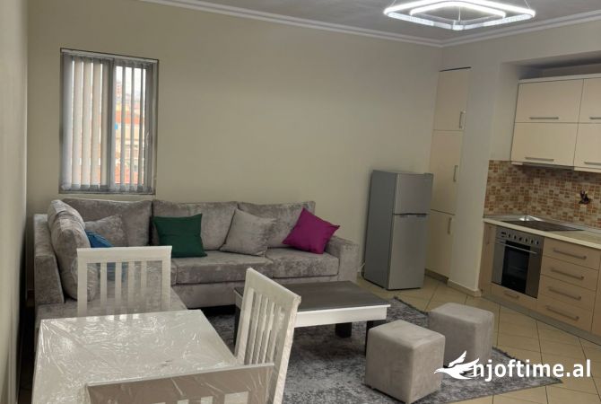 Shtepi me qera Apartament ne Tirane, 1+1, Mobilimi E mobiluar, Pagesa 450  Euro.