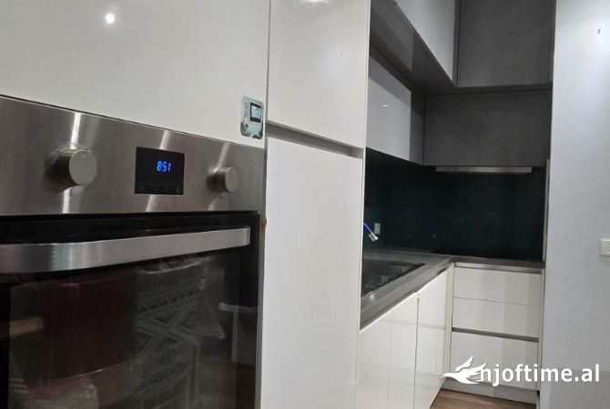 Shtepi me qera Apartament ne Tirane, 2+1, Mobilimi E mobiluar, Pagesa 720  Euro.