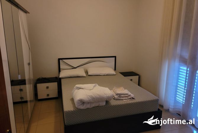 Shtepi me qera Apartament ne Tirane, 2+1, Mobilimi E mobiluar, Pagesa 600  Euro.
