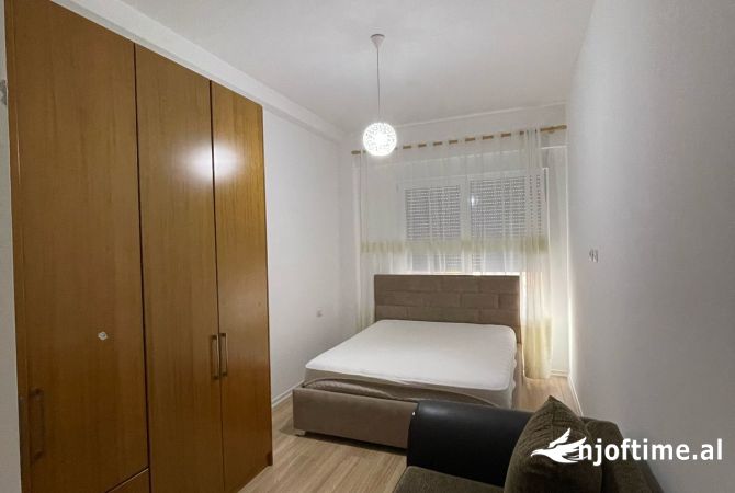 Shtepi me qera Apartament ne Tirane, 1+1, Mobilimi E mobiluar, Pagesa 550  Euro.
