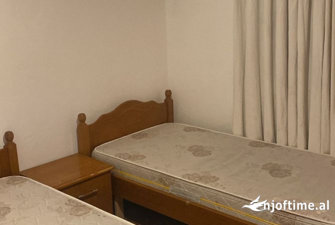 Shtepi me qera Apartament ne Tirane, 1+1, Mobilimi E mobiluar, Pagesa 380  Euro.