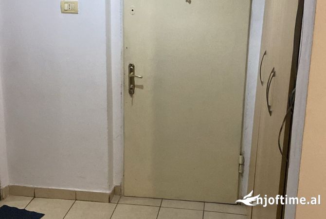 Shtepi me qera Apartament ne Tirane, 1+1, Mobilimi E mobiluar, Pagesa 380  Euro.