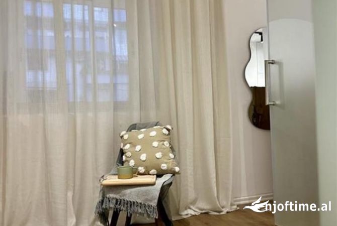Shtepi me qera Apartament ne Tirane, 1+1, Mobilimi E mobiluar, Pagesa 620  Euro.
