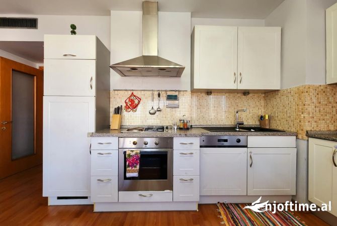 Shtepi me qera Apartament ne Tirane, 1+1, Mobilimi E mobiluar, Pagesa 520  Euro.