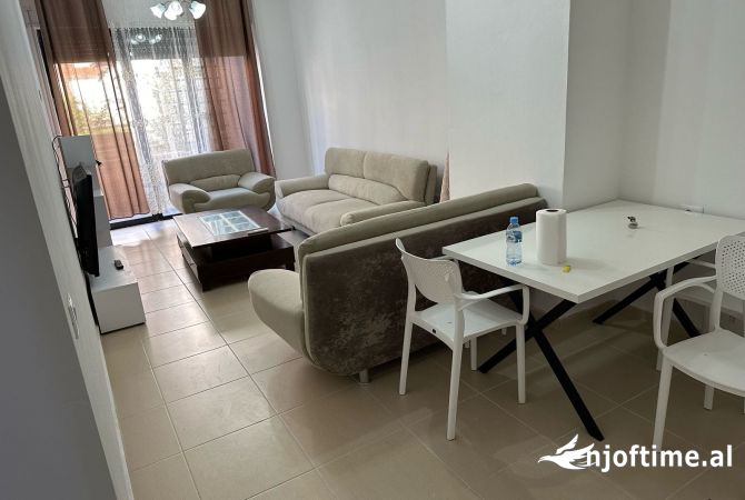 Shtepi me qera 1+1 ne Tirane - 400 Euro