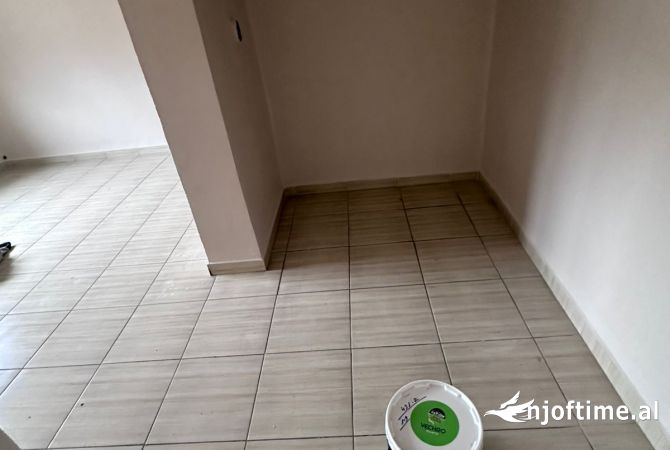 Shtepi me qera 2+1 ne Tirane - 400 Euro
