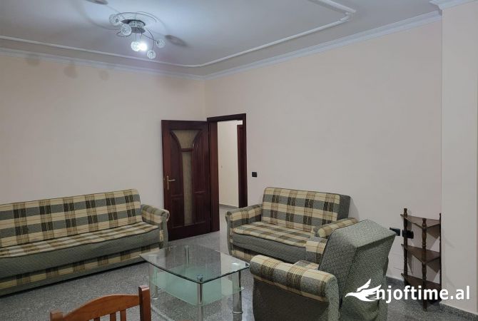 Shtepi me qera Apartament ne Tirane, 2+1, Mobilimi E mobiluar, Pagesa 350  Euro.