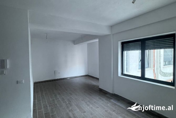 Shtepi ne shitje 2+1 ne Tirane - 185,000 Euro