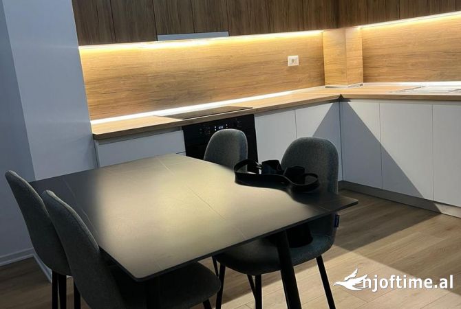 Shtepi ne shitje Apartament ne Tirane, 1+1, Mobilimi E mobiluar, Pagesa 91,000  Euro.