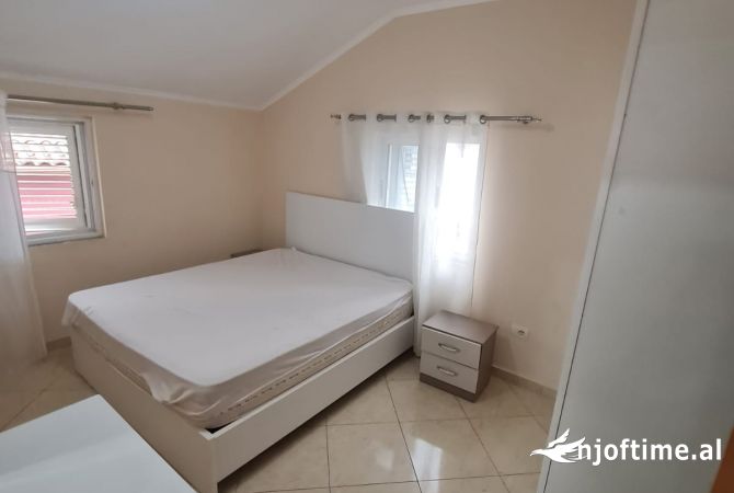 Shtepi me qera Apartament ne Tirane, 2+1, Mobilimi E mobiluar, Pagesa 450  Euro.