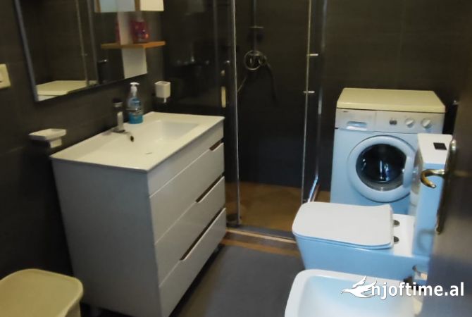 Shtepi me qera Apartament ne Tirane, 2+1, Mobilimi E mobiluar, Pagesa 450  Euro.