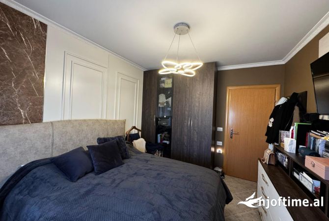 Shtepi ne shitje Apartament ne Tirane, 3+1, Mobilimi E mobiluar, Pagesa 185,000  Euro.
