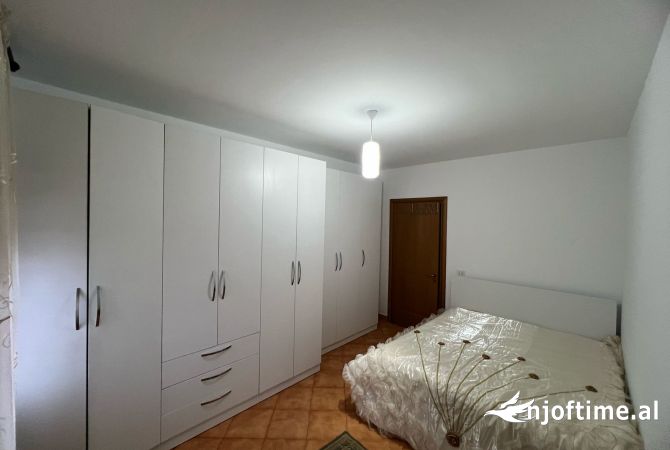 Shtepi me qera Apartament ne Tirane, 2+1, Mobilimi E mobiluar, Pagesa 470  Euro.