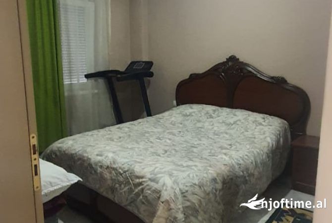 Shtepi me qera Apartament ne Tirane, 1+1, Mobilimi E mobiluar, Pagesa 300  Euro.