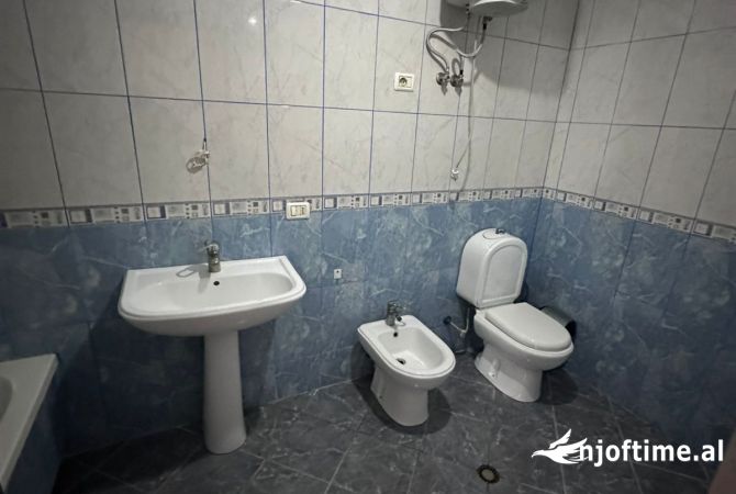 Shtepi me qera 2+1 ne Tirane - 500 Euro