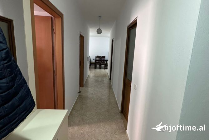 Shtepi me qera Apartament ne Tirane, 2+1, Mobilimi E mobiluar, Pagesa 500  Euro.
