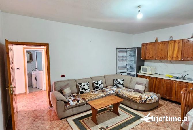 Shtepi me qera Apartament ne Tirane, 2+1, Mobilimi E mobiluar, Pagesa 400  Euro.