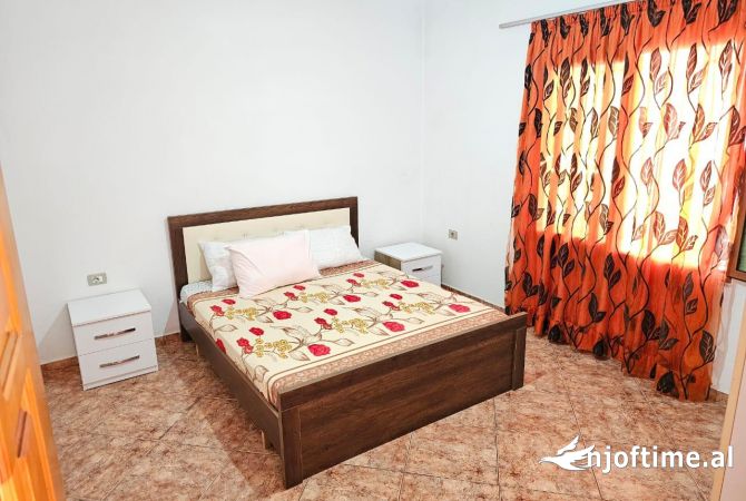 Shtepi me qera Apartament ne Tirane, 2+1, Mobilimi E mobiluar, Pagesa 400  Euro.