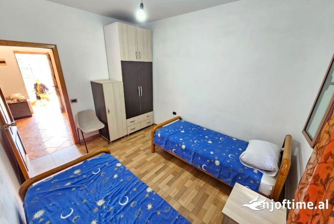 Shtepi me qera Apartament ne Tirane, 2+1, Mobilimi E mobiluar, Pagesa 400  Euro.