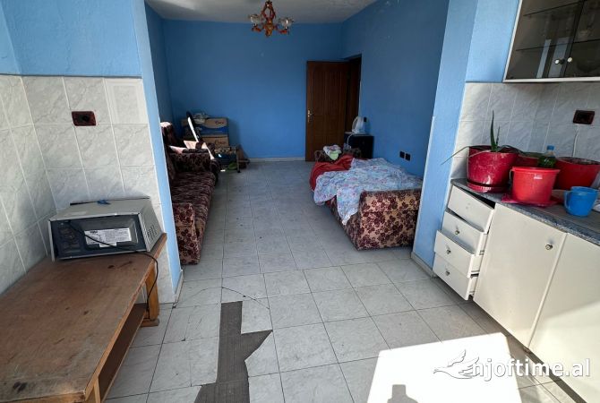 Shtepi ne shitje Apartament ne Tirane, 2+1, Mobilimi E mobiluar, Pagesa 82,000  Euro.