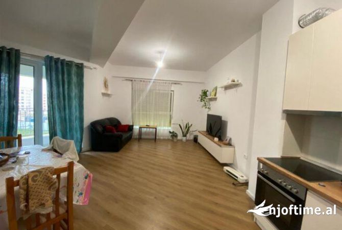 Shtepi me qera Apartament ne Tirane, 2+1, Mobilimi E mobiluar, Pagesa 400  Euro.