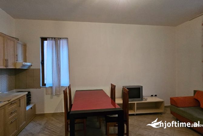 Shtepi me qera Apartament ne Tirane, 2+1, Mobilimi E mobiluar, Pagesa 450  Euro.