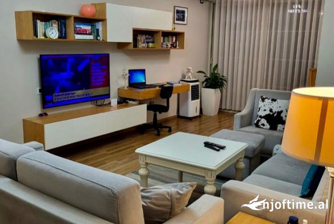 Shtepi me qera Apartament ne Tirane, 2+1, Mobilimi E mobiluar, Pagesa 700  Euro.
