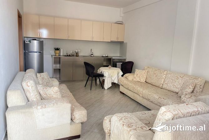Shtepi me qera 1+1 ne Tirane - 370 Euro