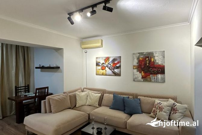 Shtepi me qera Apartament ne Tirane, 2+1, Mobilimi E mobiluar, Pagesa 600  Euro.