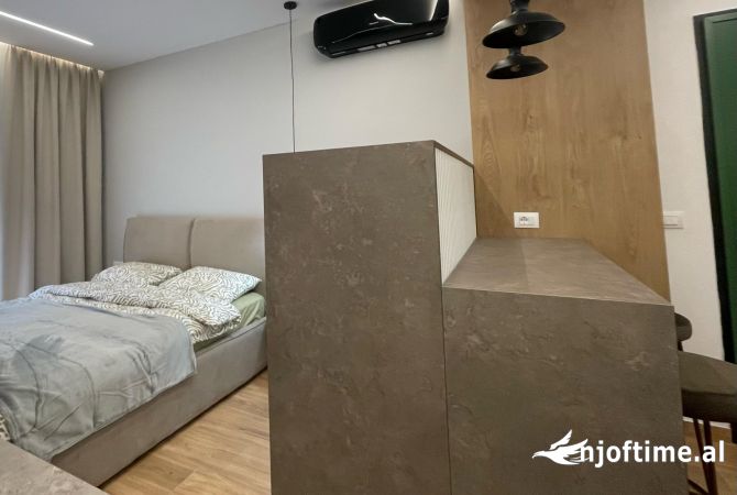 Shtepi me qera Apartament ne Tirane, Garsoniere, Mobilimi E mobiluar, Pagesa 380  Euro.