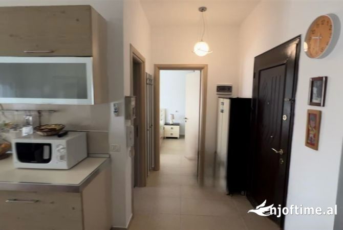 Shtepi ne shitje Apartament ne Tirane, 1+1, Mobilimi E mobiluar, Pagesa 150,000  Euro.