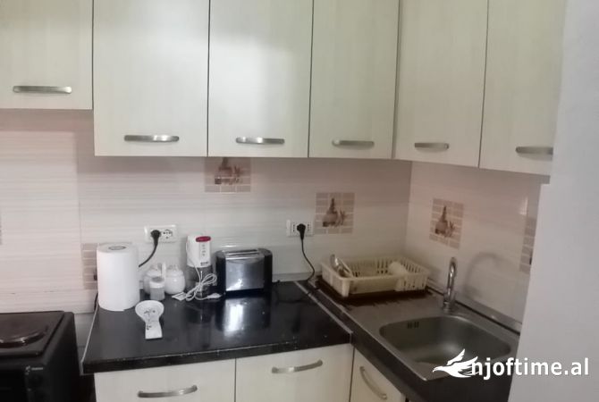 Shtepi me qera 1+1 ne Tirane - 450 Euro