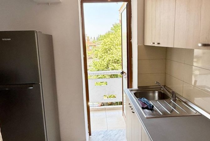 Shtepi ne shitje Apartament ne Tirane, 2+1, Mobilimi E mobiluar, Pagesa 117,000  Euro.