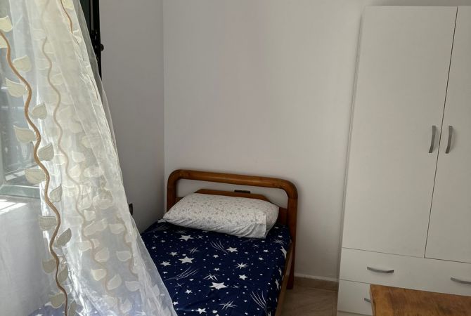 Shtepi me qera Apartament ne Tirane, Garsoniere, Mobilimi E mobiluar, Pagesa 350  Euro.