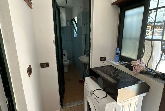 Shtepi me qera Apartament ne Tirane, Garsoniere, Mobilimi E mobiluar, Pagesa 350  Euro.