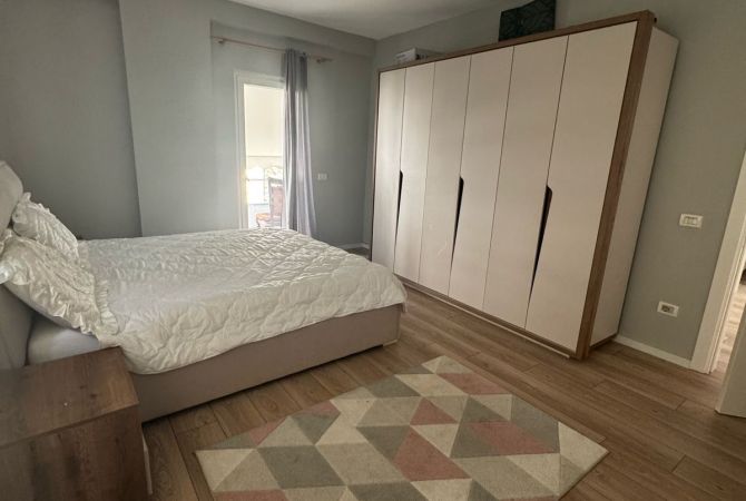Shtepi me qera Apartament ne Tirane, 2+1, Mobilimi E mobiluar, Pagesa 400  Euro.