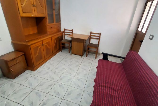 Shtepi me qera Apartament ne Tirane, 1+1, Mobilimi E mobiluar, Pagesa 300  Euro.